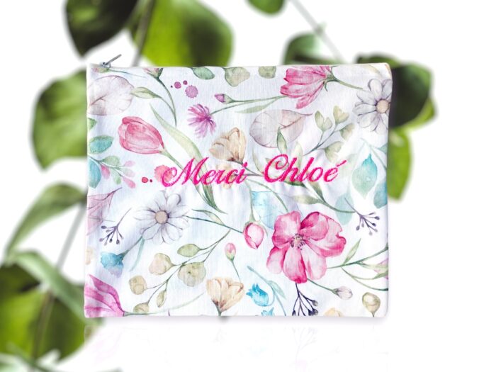 Pochette personnalisée broderie prénom, 20 cm x 15 cm, 50 coloris – Image 3